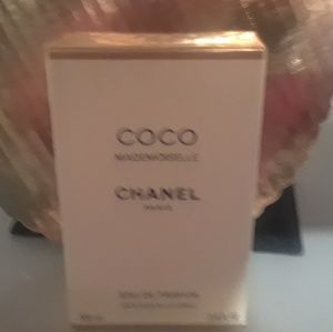 COCO MADEMOISELLE  3.4oz eau de partum